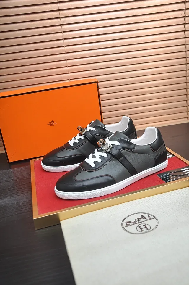 Black White Leather Panelled Metal Toggle Strap Sneakers 5