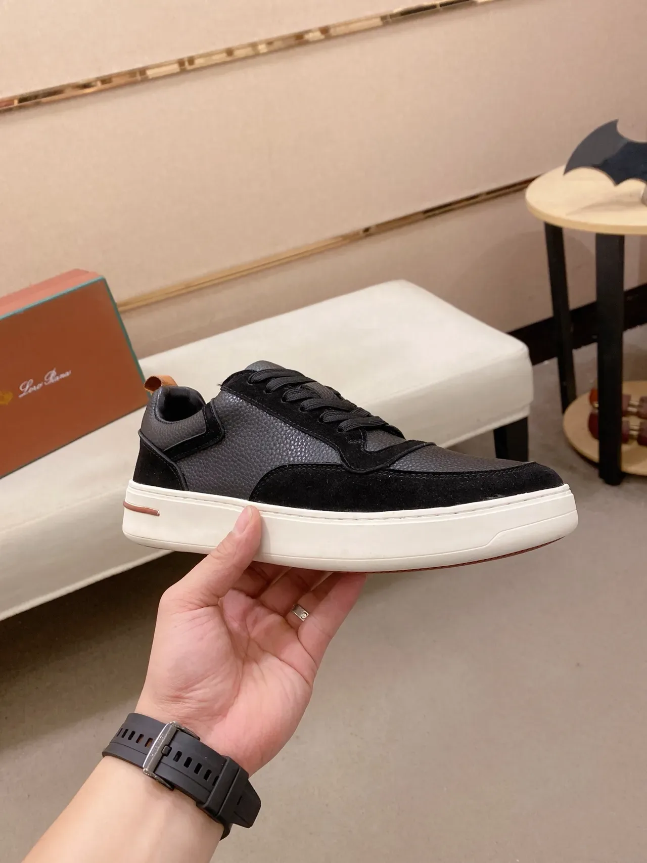 Black White Low-Top Mixed-Material Upper Sneakers 5