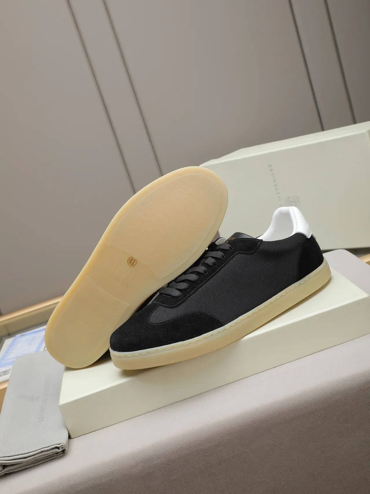 Black White Mesh And Suede Upper Heel Counter Lifestyle Sneakers 5