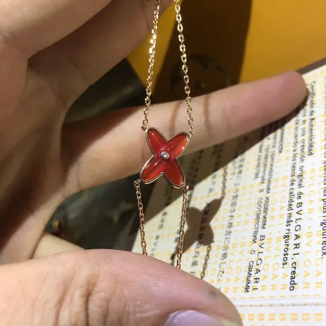 Collier Pendentif Étoile Emaillé Bleu Vert avec Pierre Pavée Centrale 6