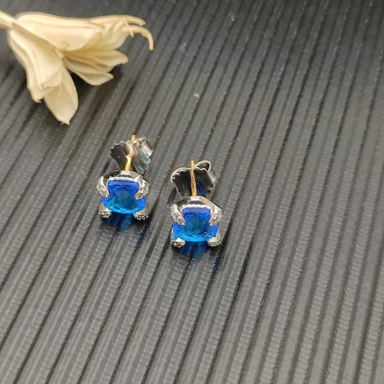 Blue Silver Square-Cut Gemstone Two-Tone Metal Setting Earrings 3