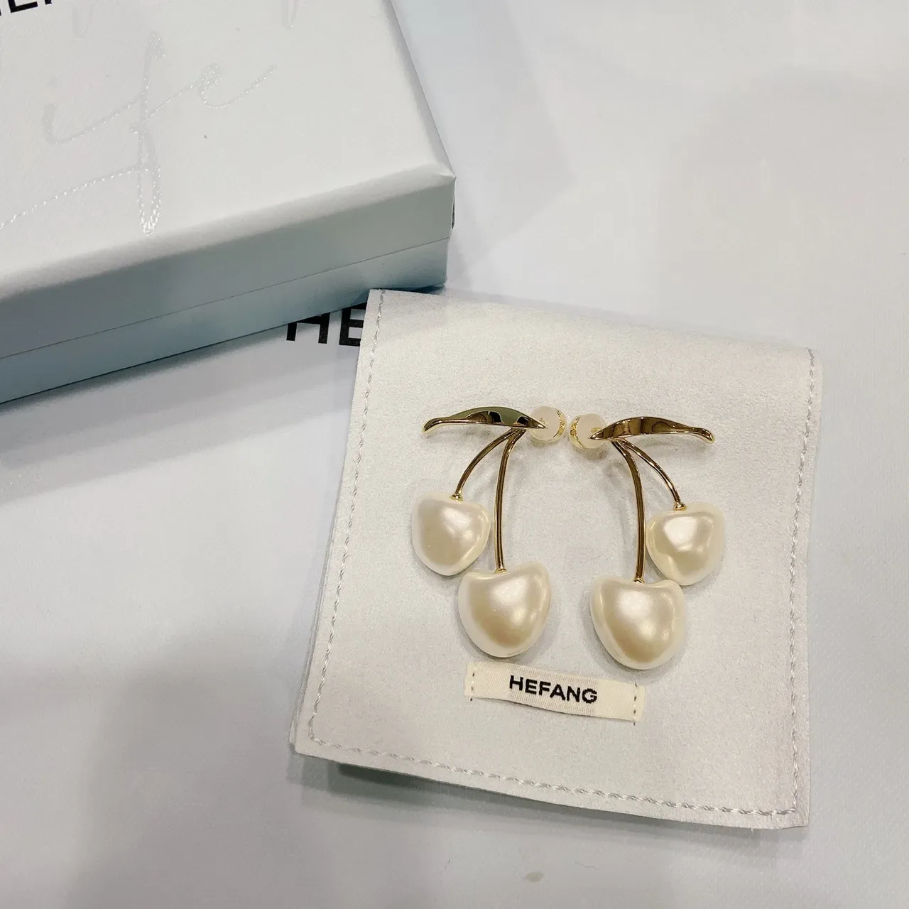 Cherry-Shaped Pearl and Gold-Tone Dangling Earrings 3