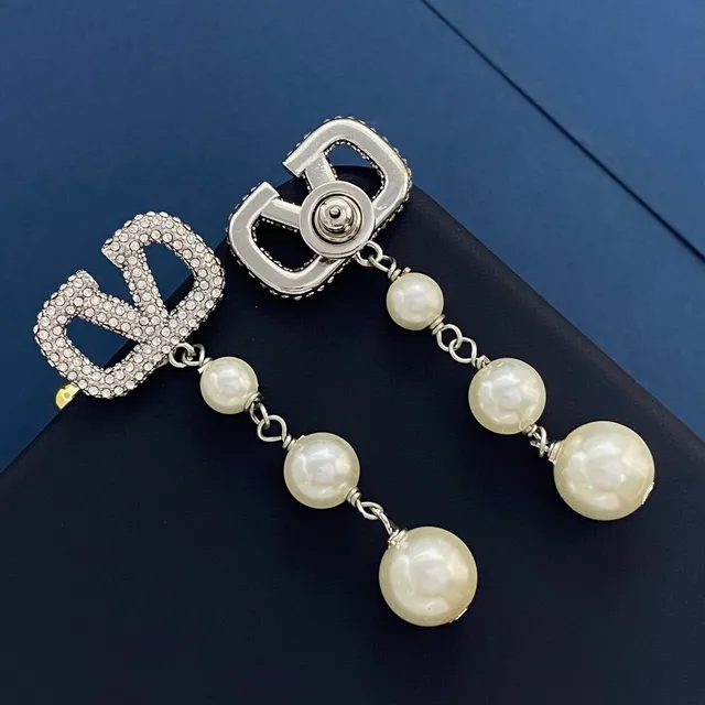 Crystal-Logo Multi-Pearl Dangle Earrings 5