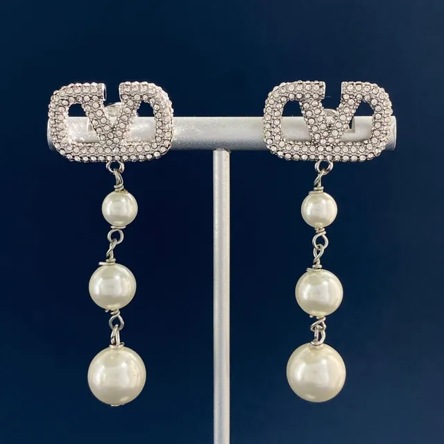 Crystal-Logo Multi-Pearl Dangle Earrings 6