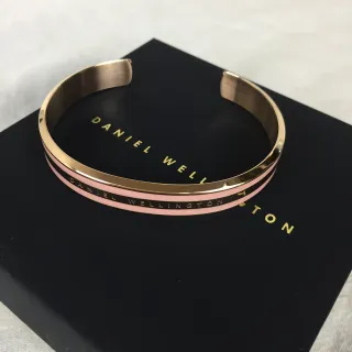 Daniel Wellington Classic Cuff Oro Rosa Rosa Negro Esmaltado Pulsera