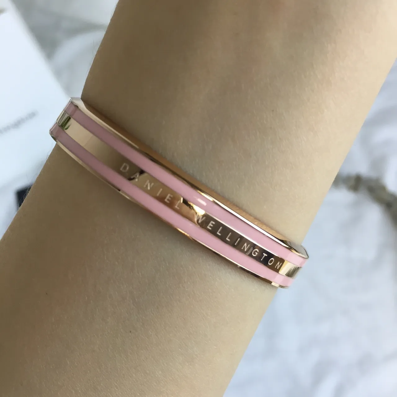 Daniel Wellington Classic Cuff Or Rose Rose Noir Émaillé Bracelet 2