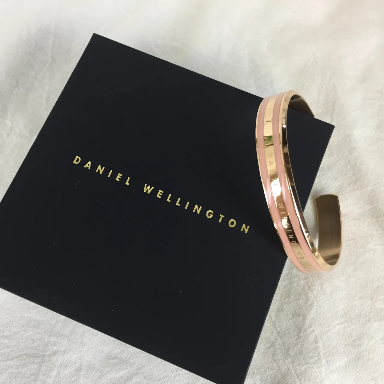 Daniel Wellington Classic Cuff Or Rose Rose Noir Émaillé Bracelet 3