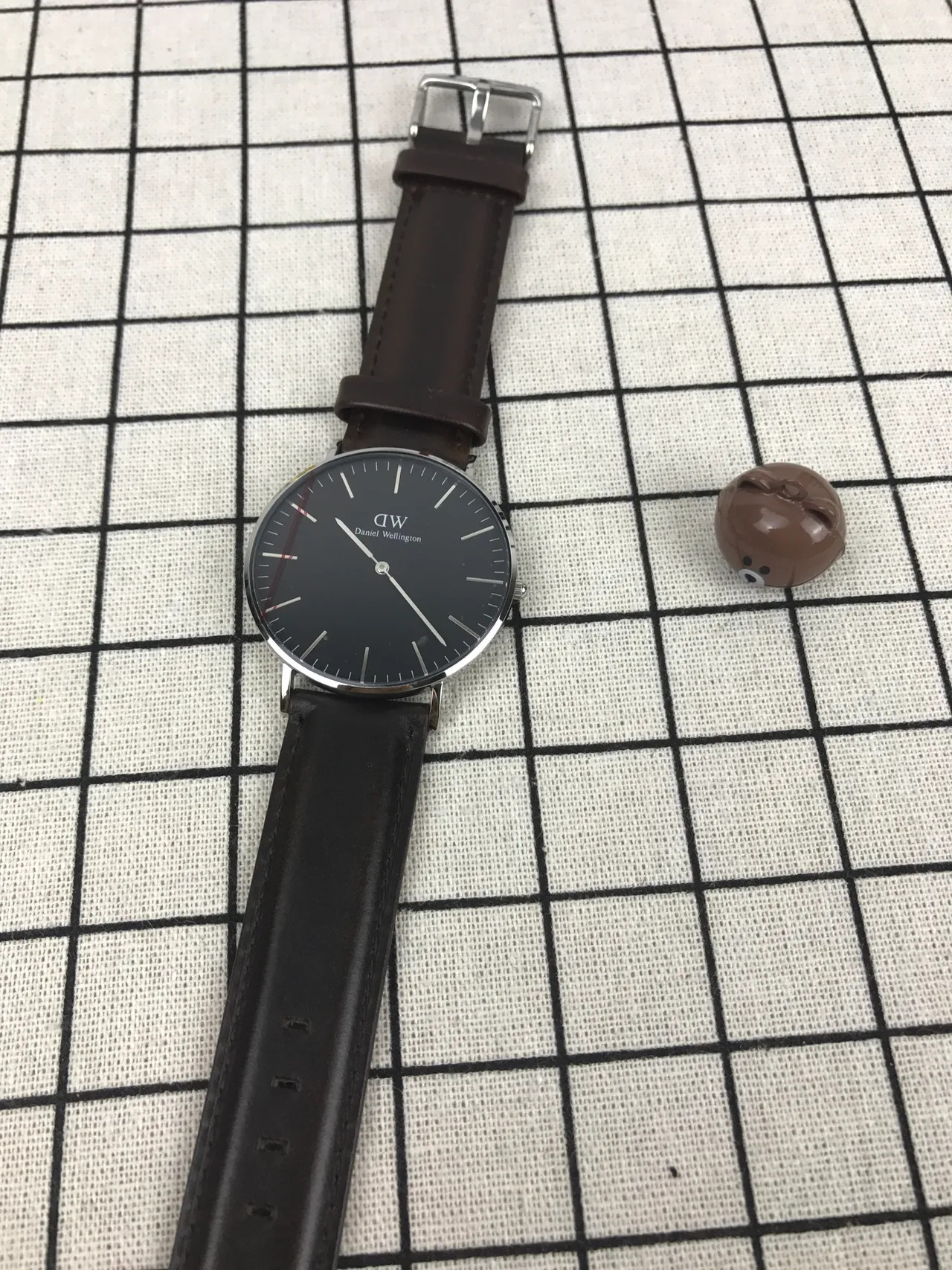 Daniel Wellington Montre Classique Minimaliste Cadran Noir Bracelet Cuir Marron Quartz 6