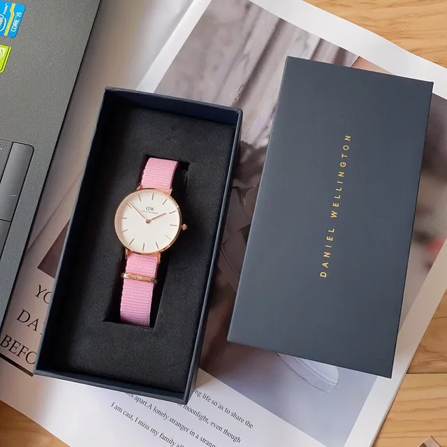 Daniel Wellington Montre Classique Cadran Minimaliste Rose Blanc Bracelet Tissu NATO Quartz 6