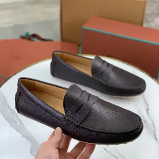 गहरा भूरा पेबल लेदर पेनी लोफर