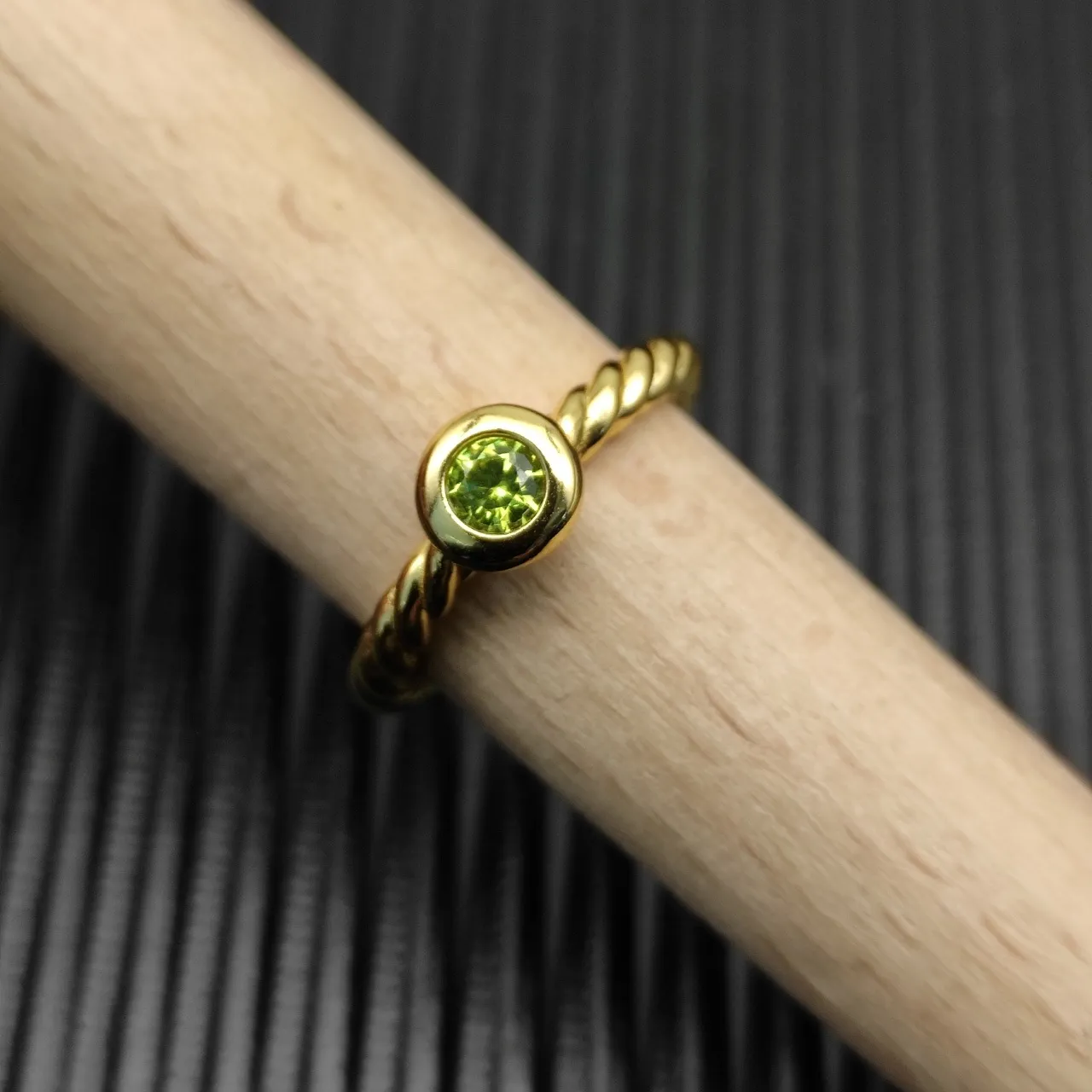 David Yurman Cable Classic Single Stone Peridot Ring 7