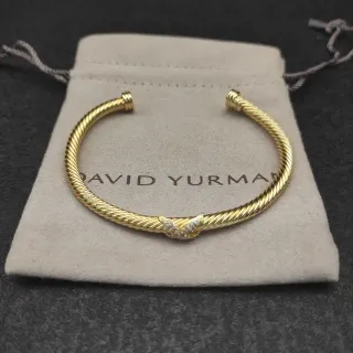 David Yurman Cable Classics X سوار كابل ملتوي ماسيون