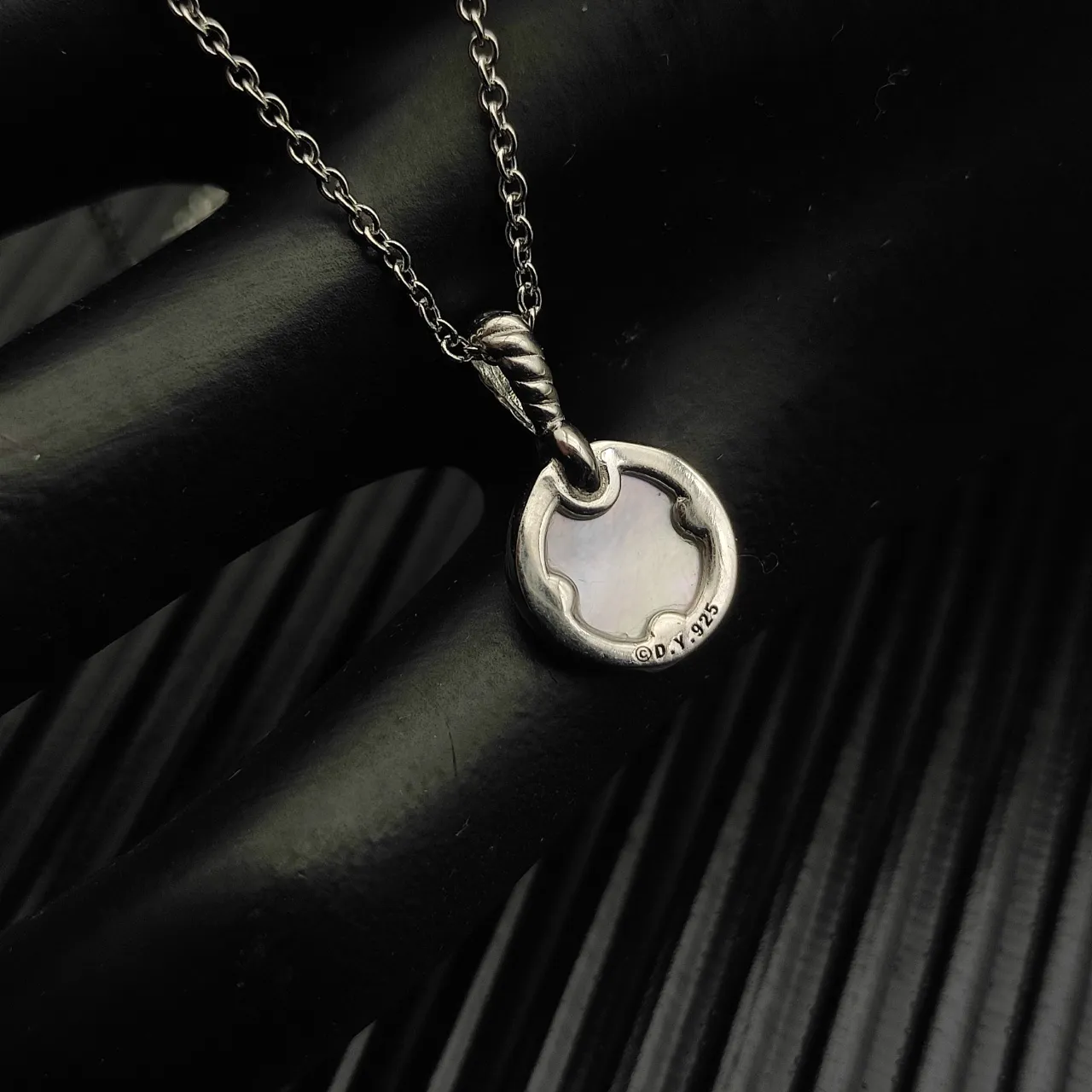 David Yurman Cable Collection Mother-of-Pearl and Pavé Diamond Disc Necklace 5