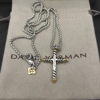 قلادة صليب سلك ملتوي David Yurman Signature Bold Series