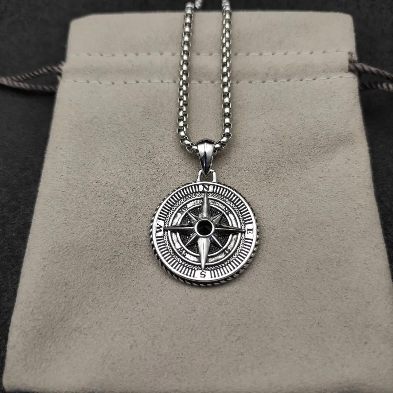 David Yurman Silver Black Circular Compass Pendant Textured Concentric Ring Border Necklace 4