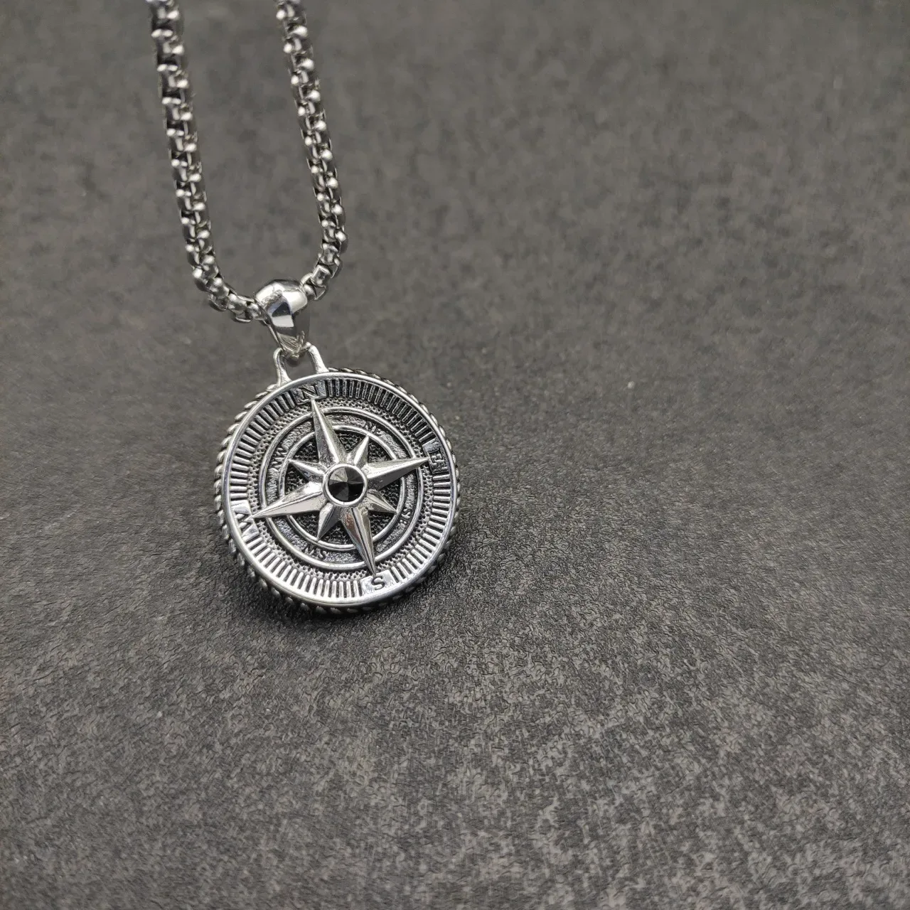 David Yurman Silver Black Circular Compass Pendant Textured Concentric Ring Border Necklace 6
