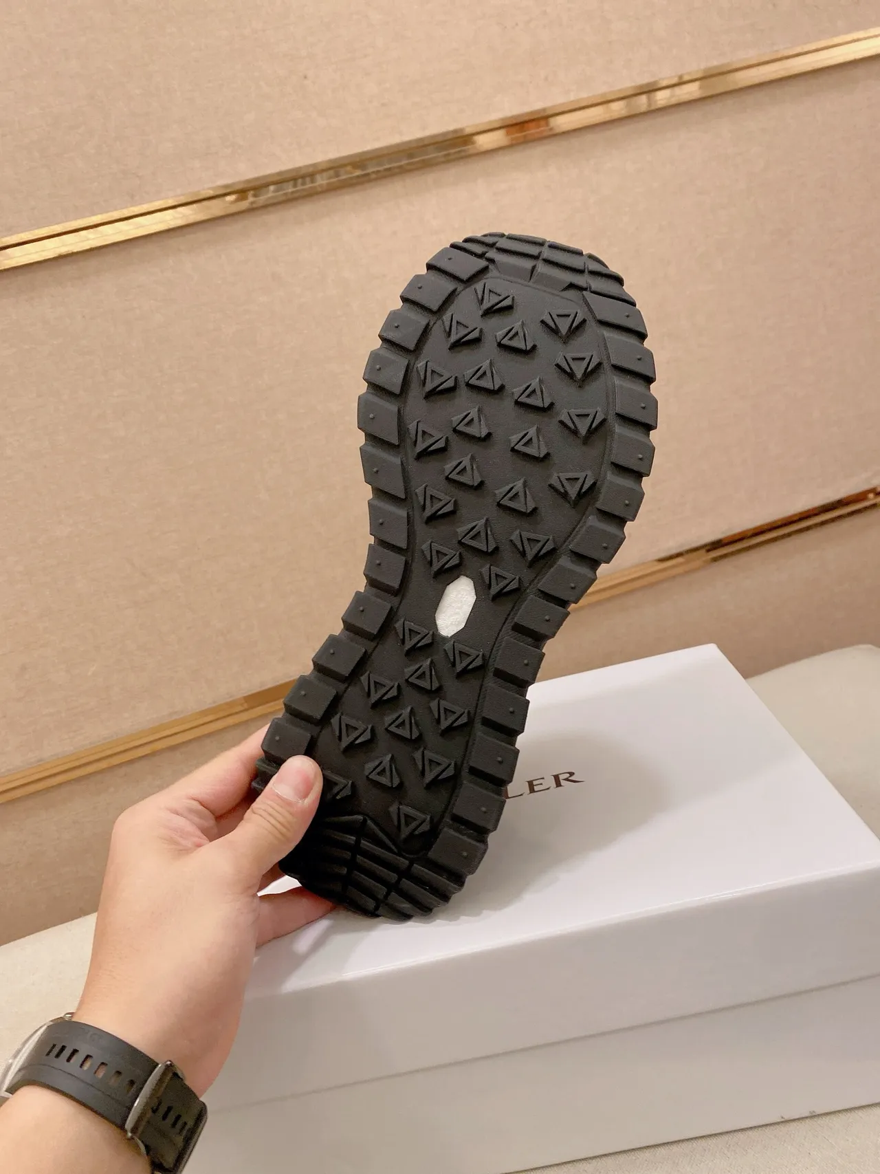 eau de emens Black Monochrome Sculpted Sole Chunky Sneakers 2