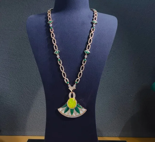 Fan-Shaped Enamel and Gemstone Pendant Necklace 7