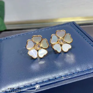 Five-Heart Floral Mother-of-Pearl Stud Earrings