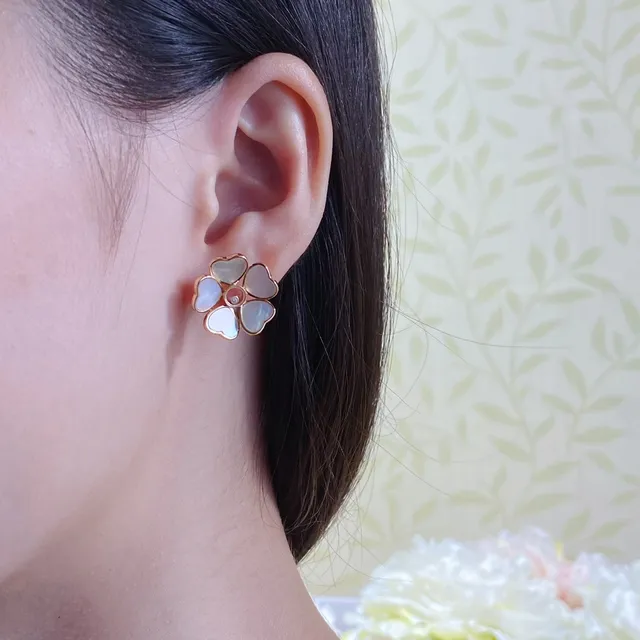 Five-Heart Floral Mother-of-Pearl Stud Earrings 9