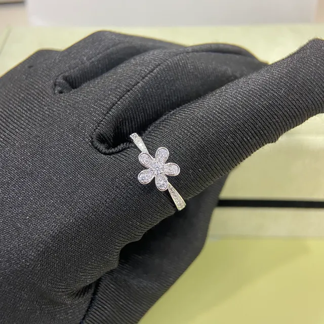 Flower-Shaped Pavé Five-Petal Stackable Rings 3