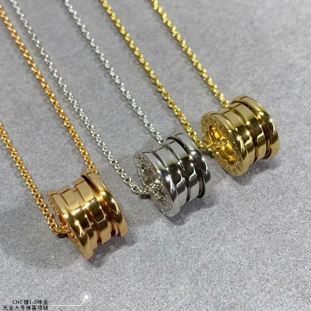 Gold Black Cylindrical Multi-Band Pendant Fine Curb-Link Chain Jewelry 4