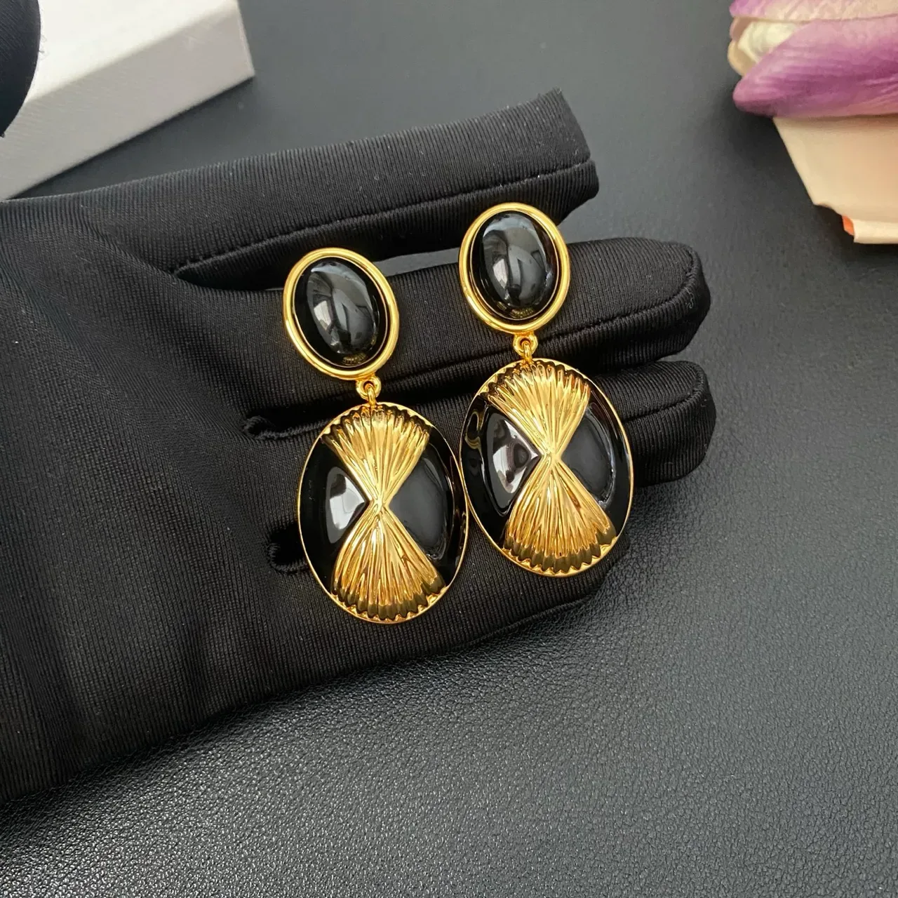 Gold Black Double-Oval Drop Fan Motif Earrings 6