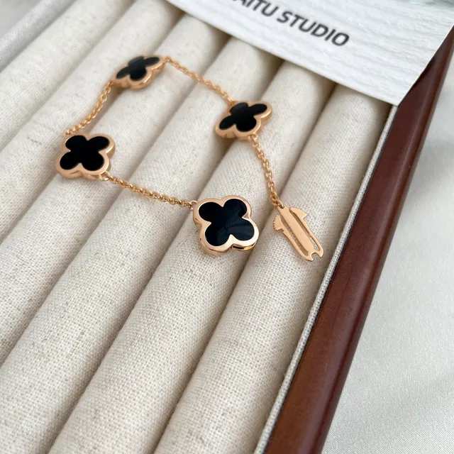 Gold Black Four-Leaf Clover Charms Enamel Inlay Bracelet 3