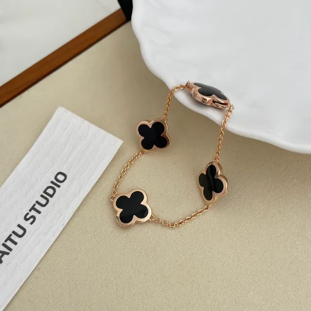 Gold Black Four-Leaf Clover Charms Enamel Inlay Bracelet 6