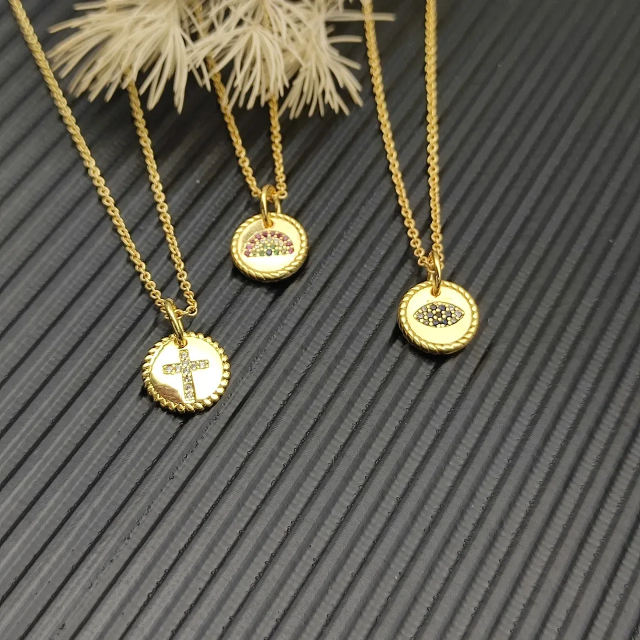 Gold Blue Rope-Edge Circular Pendant Evil Eye Motif Necklace 3