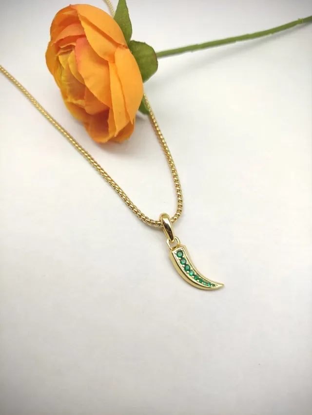 Gold Green Claw-Shaped Pendant Channel-Set Gems Necklace 4
