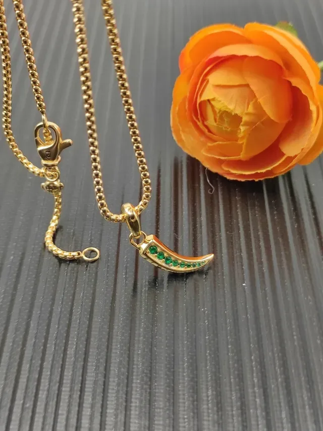 Gold Green Claw-Shaped Pendant Channel-Set Gems Necklace 6
