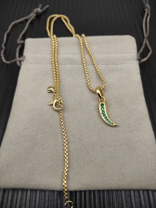 Gold Green Claw-Shaped Pendant Channel-Set Gems Necklace 7