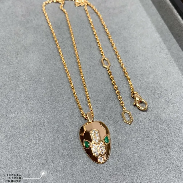 Gold Green Snake-Head Pendant Pavé-Set Stones Necklace 8