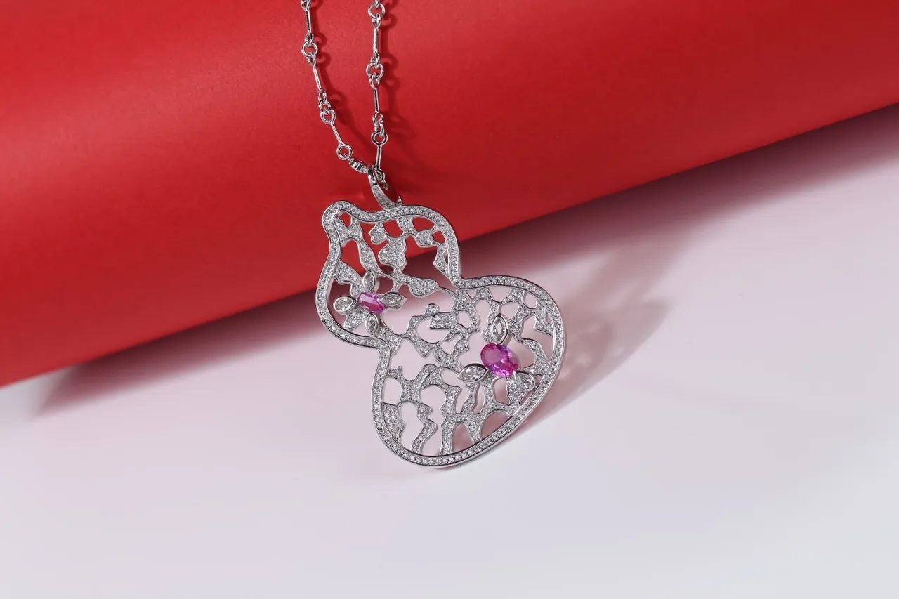 Gold Pink Gourd-Shaped Filigree Openwork Necklace 4