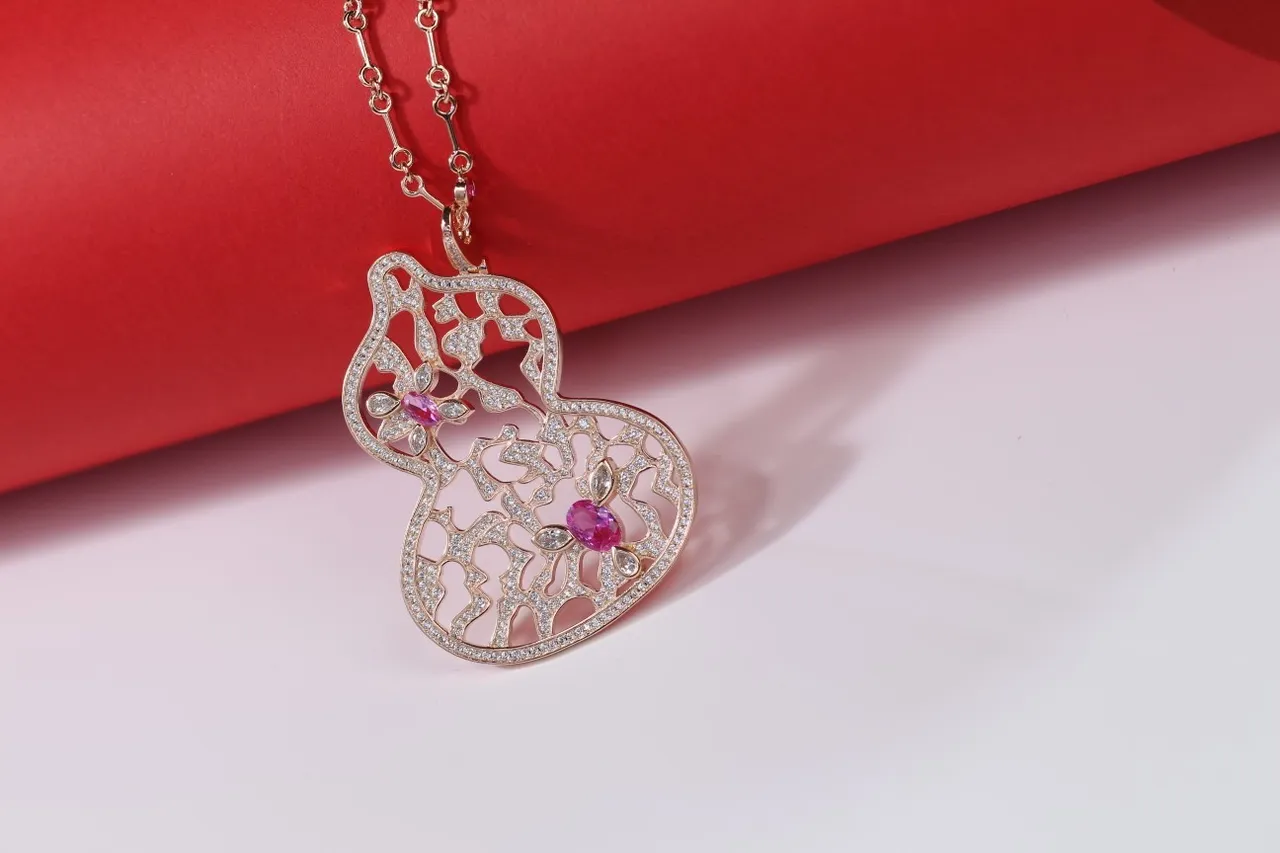Gold Pink Gourd-Shaped Filigree Openwork Necklace 6