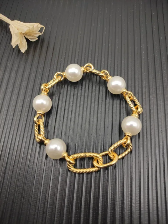 Gold Rope-Link and White Pearl Bracelet 8