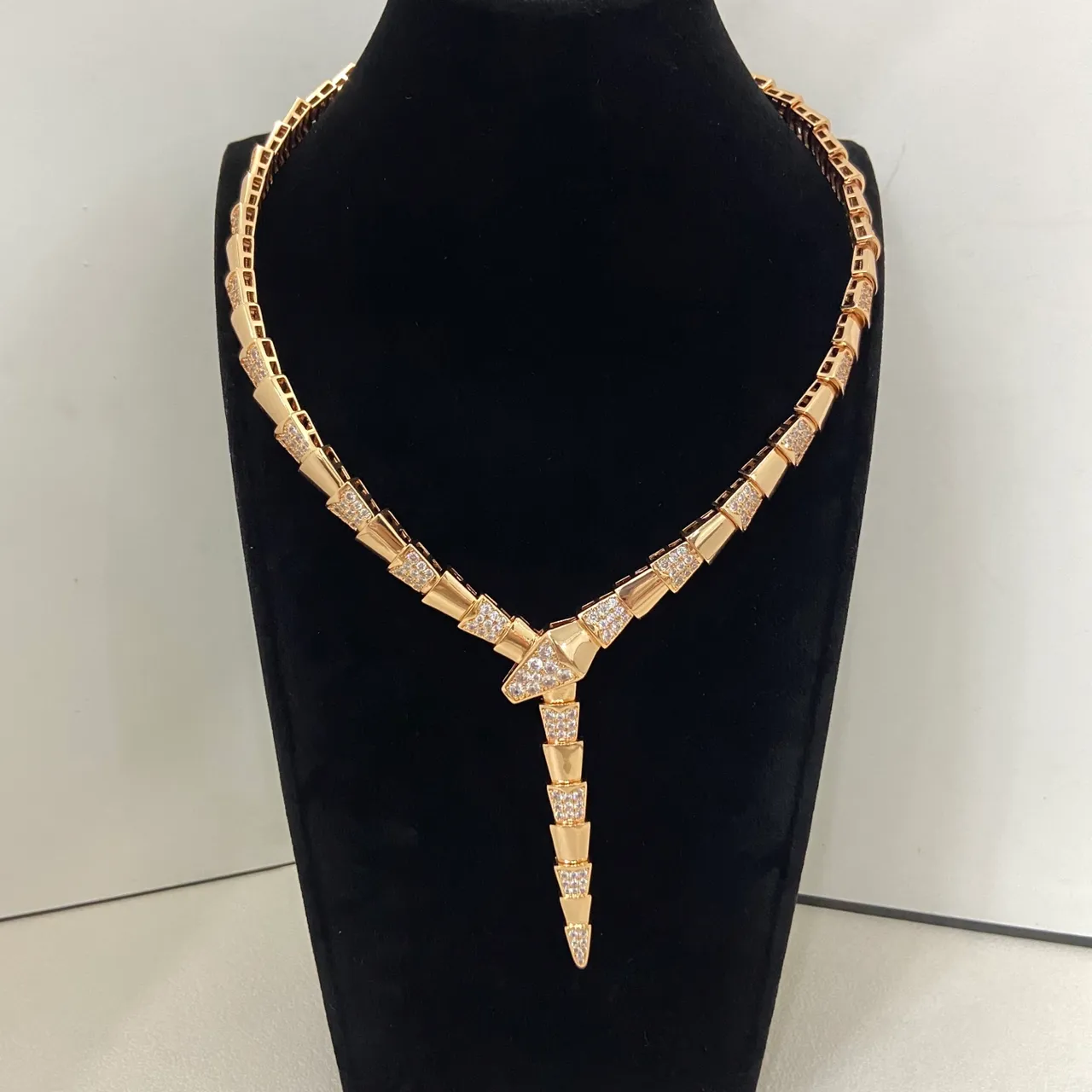 Gold Silver Articulated Segmented Chain Pavé-Set Stones Necklace 3