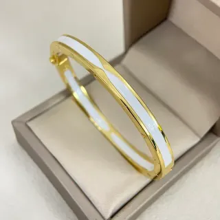 سوار بلون ذهبي ومينا أبيض مع مفصل