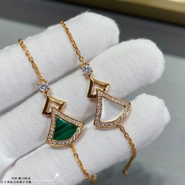 Gold-Tone Fan-Shaped Mother-of-Pearl and Malachite Pendant Bracelets 8