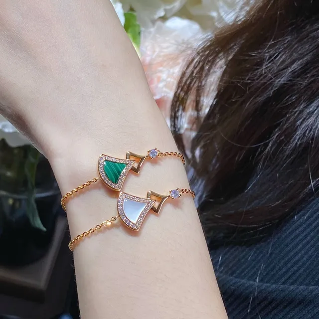 Gold-Tone Fan-Shaped Mother-of-Pearl and Malachite Pendant Bracelets 9