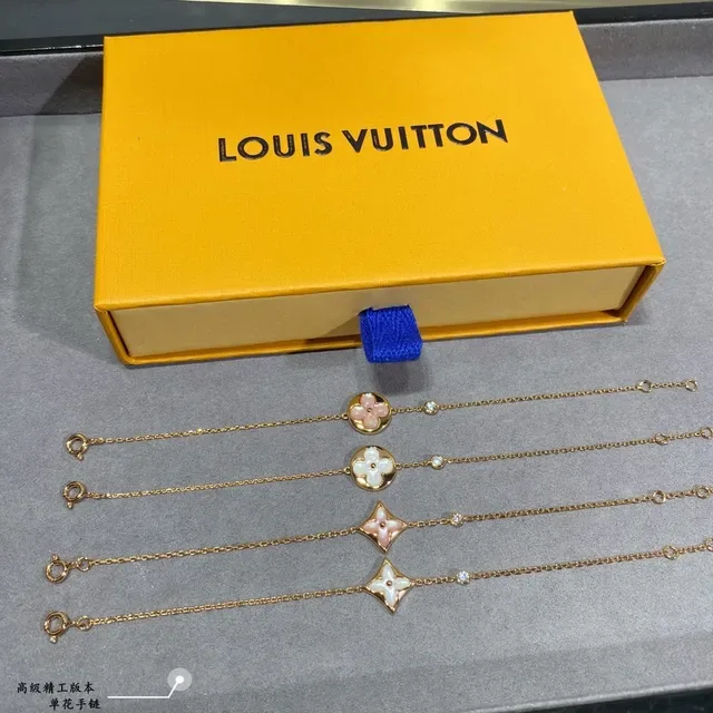 Bracelets chaîne dorés avec incrustation floral de mère-de-perle quatrefeuille 8