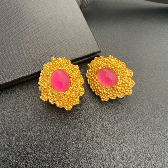 Gold-Tone Floral Textured Cabochon Pink Stud Earrings 6
