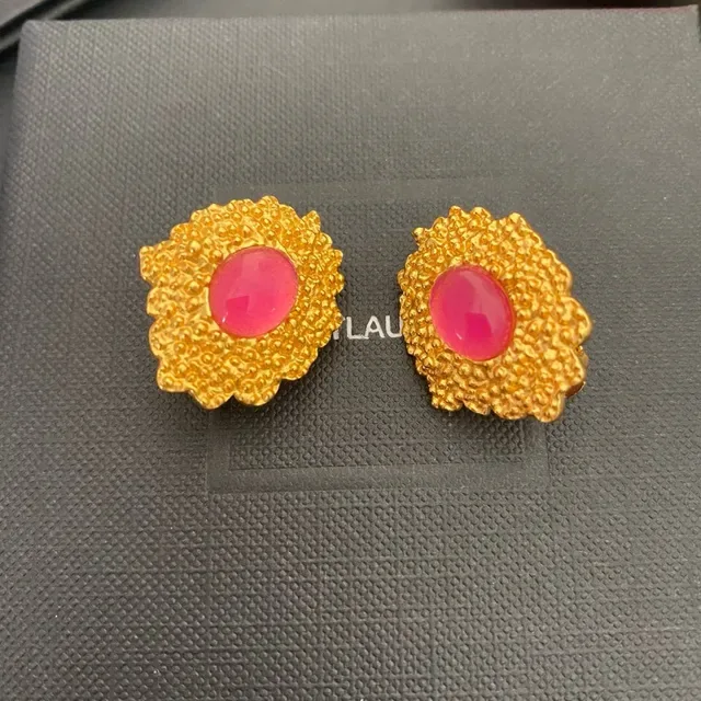 Gold-Tone Floral Textured Cabochon Pink Stud Earrings 7