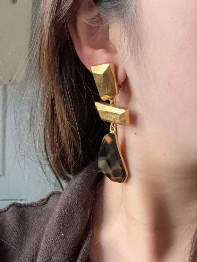 Gold-Tone Geometric Tortoiseshell Resin Drop Earrings 2