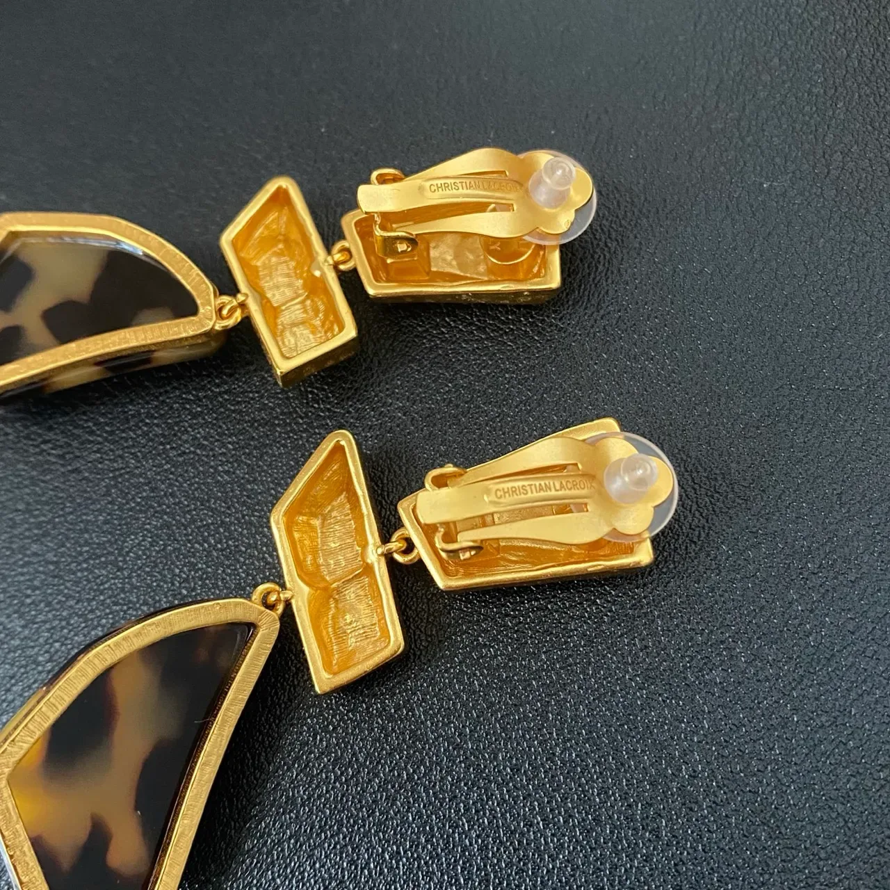 Gold-Tone Geometric Tortoiseshell Resin Drop Earrings 4
