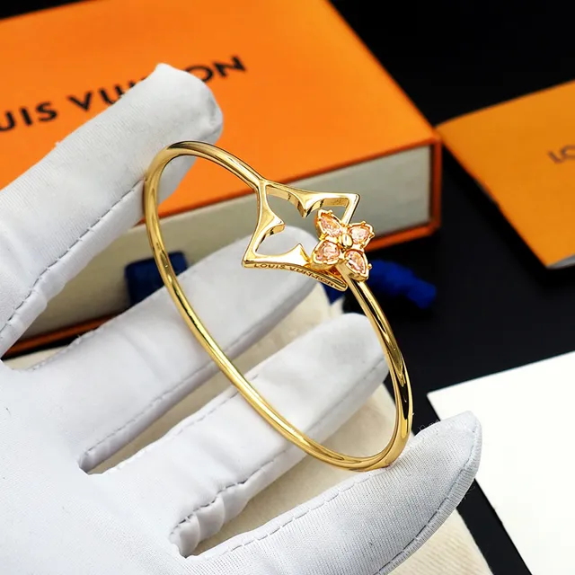 Gold-Tone Quatrefoil Floral Gemstone Bangle Bracelet 6