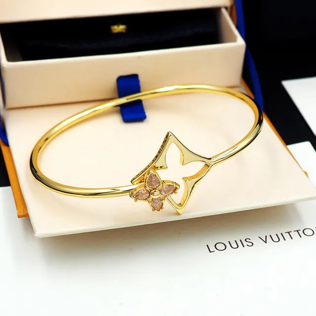 Gold-Tone Quatrefoil Floral Gemstone Bangle Bracelet 7