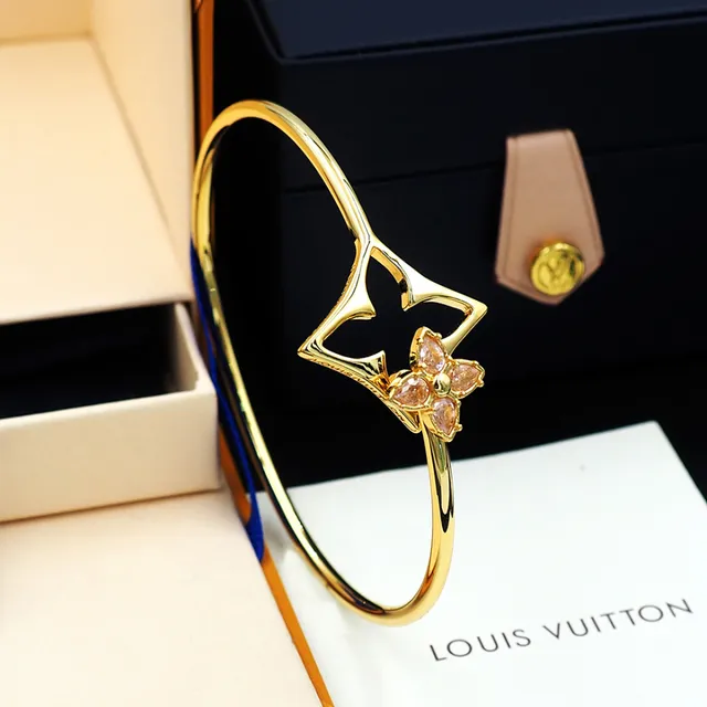 Gold-Tone Quatrefoil Floral Gemstone Bangle Bracelet 8