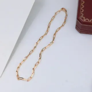 قلادة سلسلة ذهبية ذات روابط مستطيلة